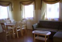 Bungaló Aqua Spa Wellness Cserkeszőlőn jól felszerelt konyhával, nappalival, két hálószobával