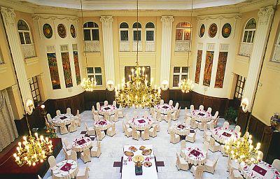 Esküvői helyszin a 3 csillagos Grand Hotelben Debrecenben a centrumban - Grand Hotel Aranybika*** Debrecen - akciós hotel Debrecenben centrumában