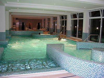 ✔️ Hétvégi wellness csomagok Balatonszárszon, Két Korona - ✔️ Két Korona Hotel Balatonszárszó ✔️ Balaton wellness Akció